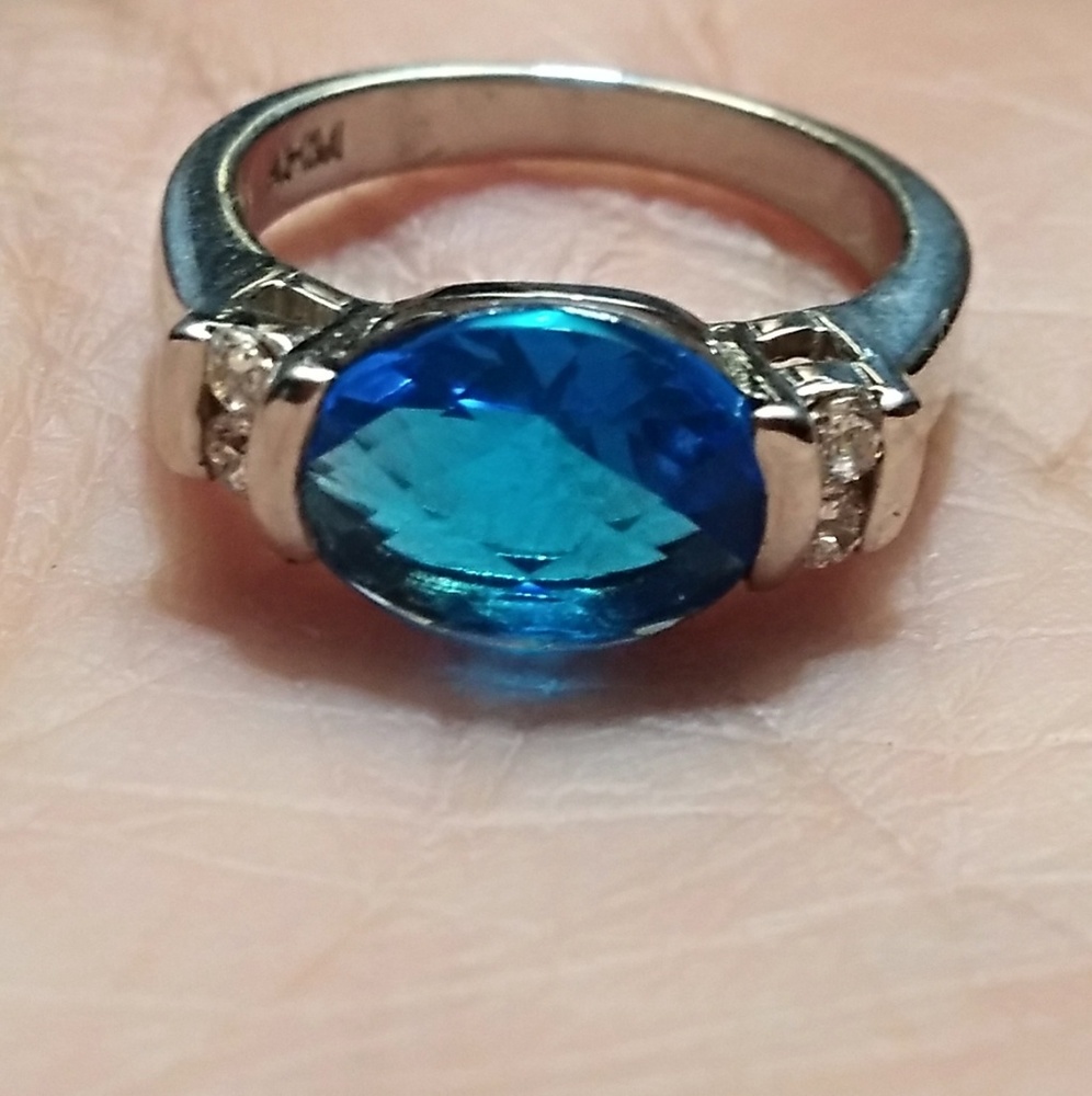 Swiss Blue Sterling silver ring with diamond like